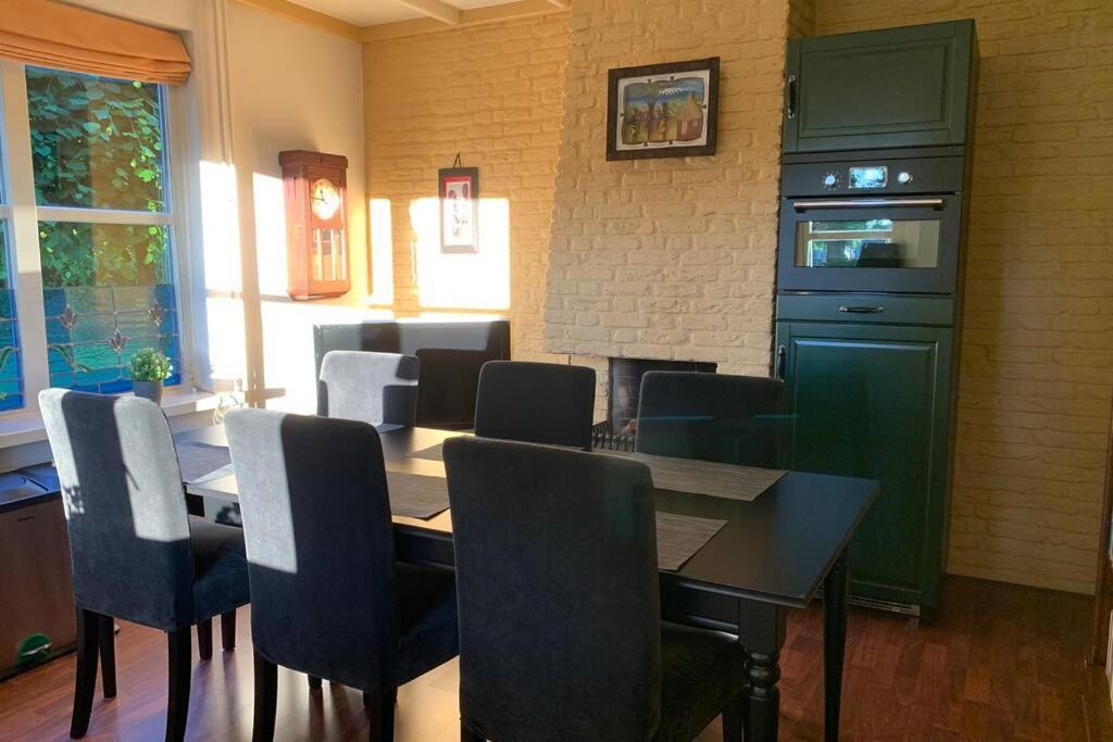 Karibu Het Voorhuis 2 Tot 6 Persoons Luxe Slaapkamers Met Een Mooie Woonkeuken Daarle Exterior photo