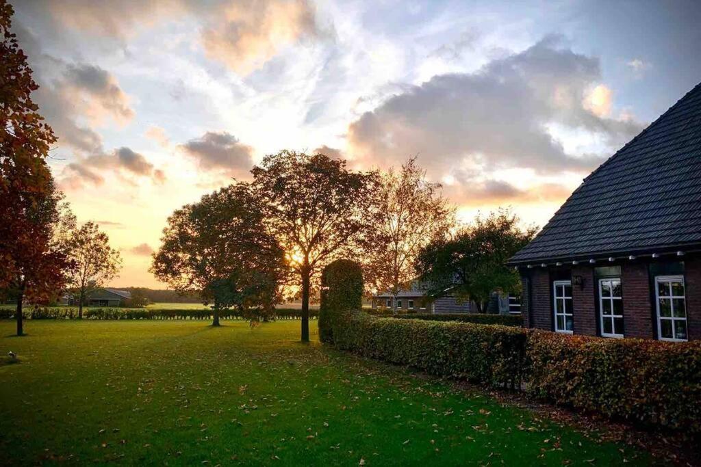 Karibu Het Voorhuis 2 Tot 6 Persoons Luxe Slaapkamers Met Een Mooie Woonkeuken Daarle Exterior photo
