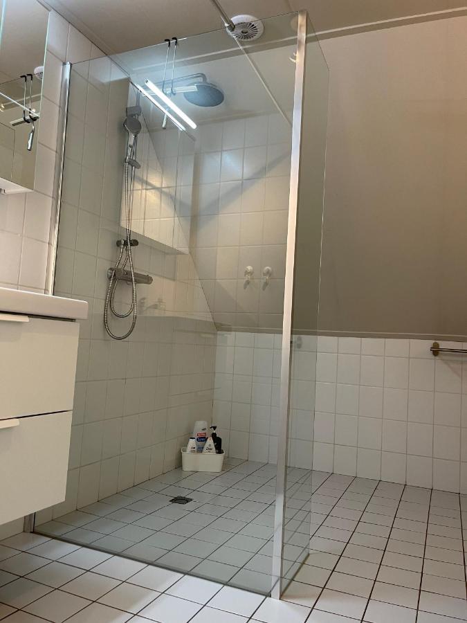 Karibu Het Voorhuis 2 Tot 6 Persoons Luxe Slaapkamers Met Een Mooie Woonkeuken Daarle Exterior photo